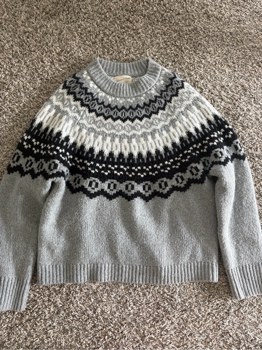 Universal Thread Gray Fair Isle Crewneck Sweater